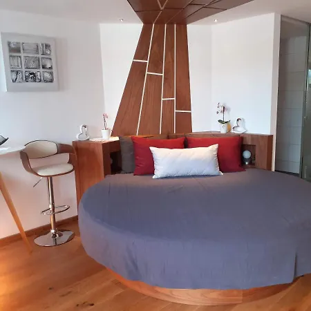 Apartament Wettersteinblick Mit Sauna Und Pool Seefeld w Tirolu
