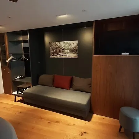 Apartament Wettersteinblick Mit Sauna Und Pool Seefeld w Tirolu